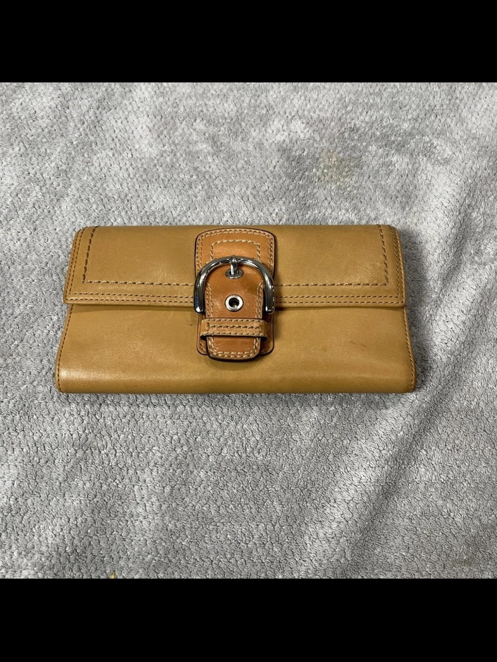 Vintage Coach SoHo Brown Camel Leather Buckle Wallet Tri Fold Y2K Silver Tone